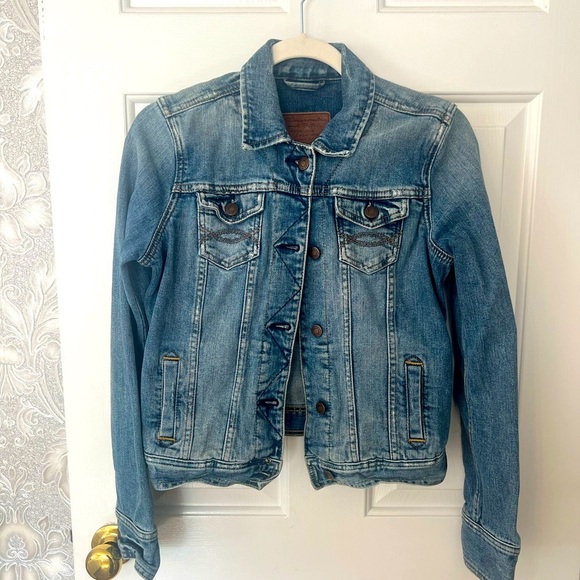 Abercrombie & Fitch Jackets & Blazers - Abercrombie & Fitch denim jacket